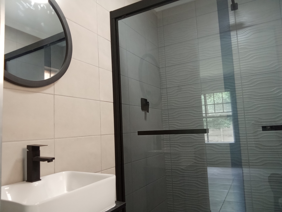 2 Bedroom Property for Sale in Helderkruin Gauteng