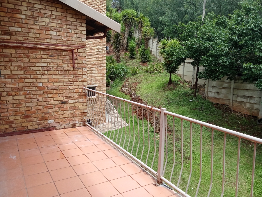 2 Bedroom Property for Sale in Helderkruin Gauteng