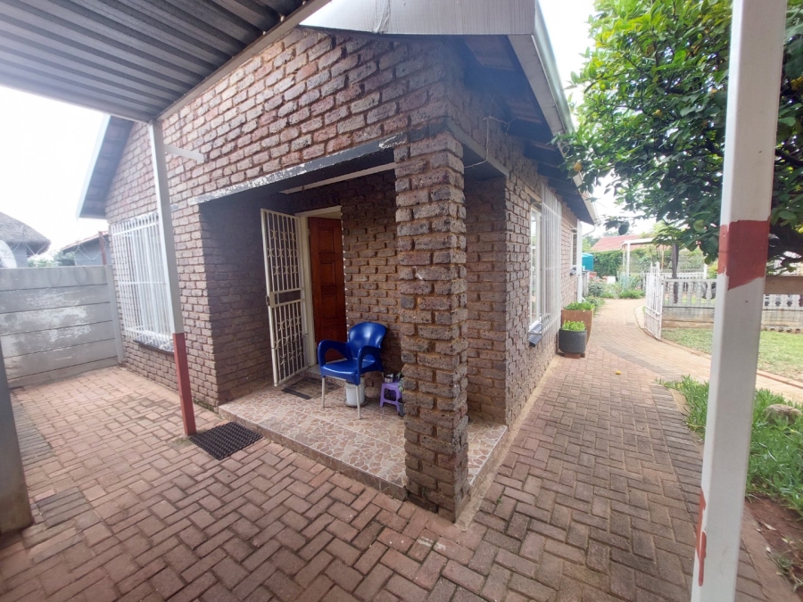 3 Bedroom Property for Sale in Helikonpark Gauteng