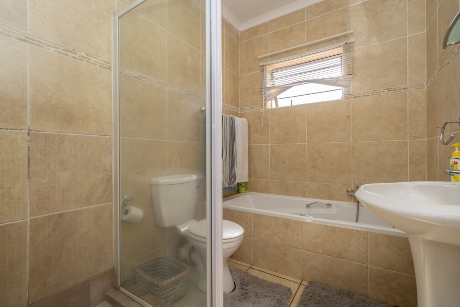 2 Bedroom Property for Sale in Sugar Bush Estate Gauteng