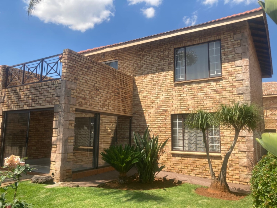 4 Bedroom Property for Sale in Willowbrook Gauteng
