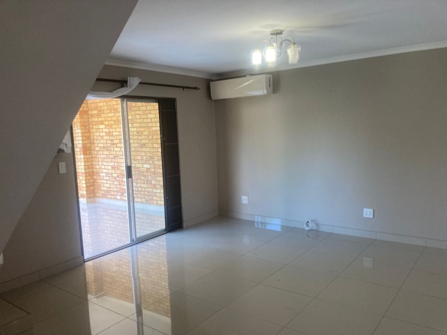 4 Bedroom Property for Sale in Willowbrook Gauteng