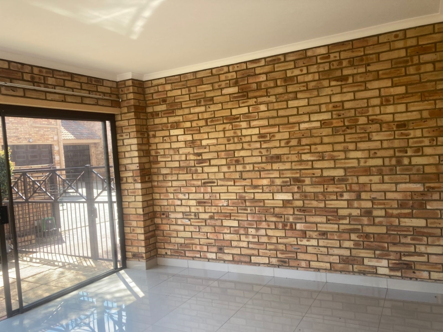 4 Bedroom Property for Sale in Willowbrook Gauteng
