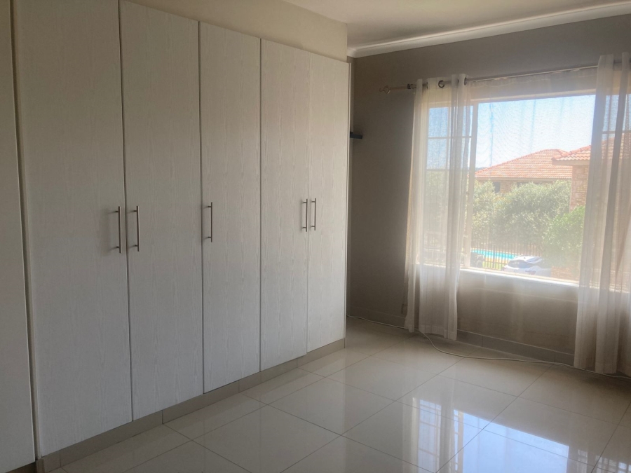 4 Bedroom Property for Sale in Willowbrook Gauteng