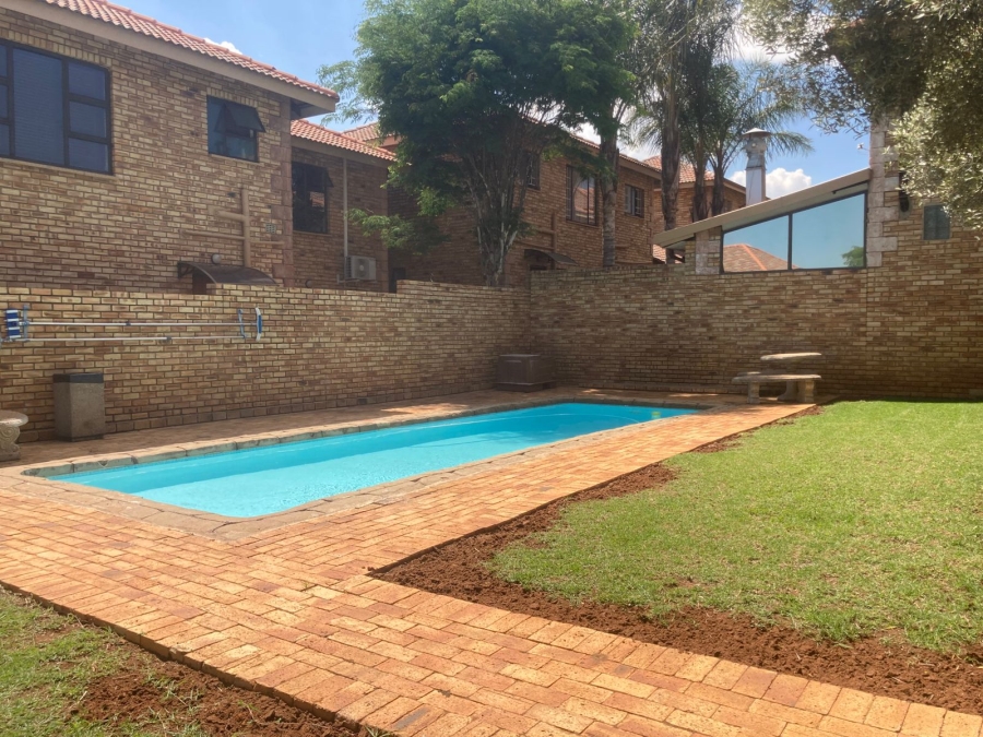 4 Bedroom Property for Sale in Willowbrook Gauteng