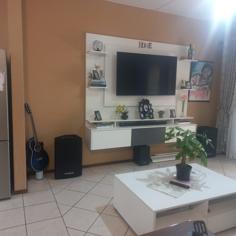 2 Bedroom Property for Sale in Willowbrook Gauteng