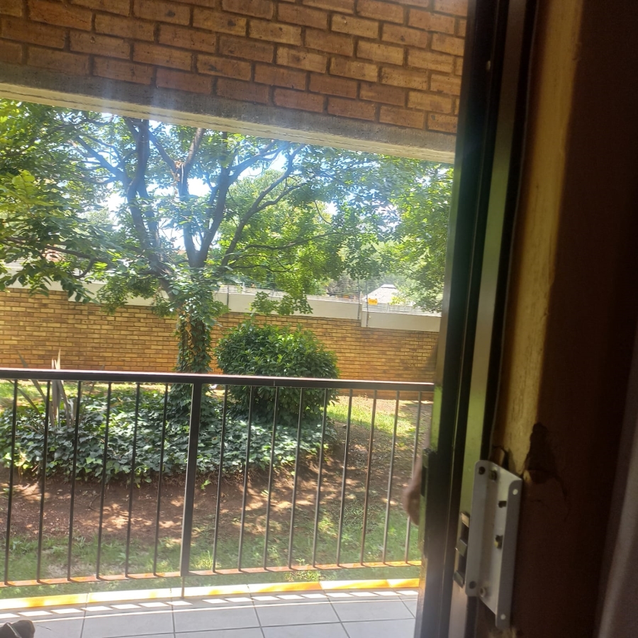 2 Bedroom Property for Sale in Willowbrook Gauteng