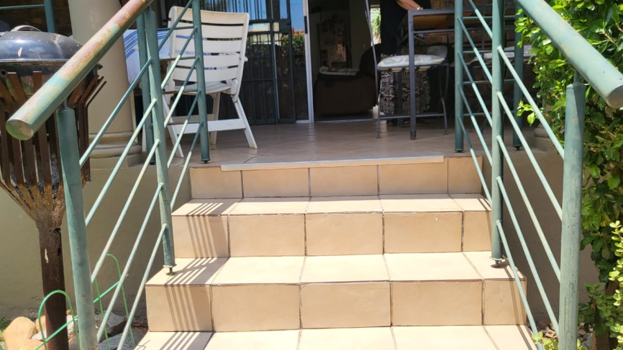 3 Bedroom Property for Sale in Honeydew Ridge Gauteng