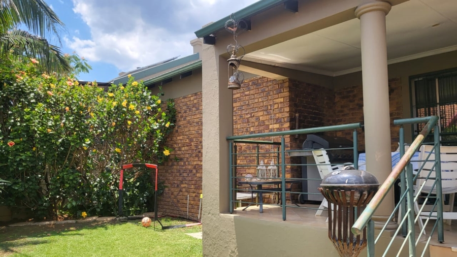 3 Bedroom Property for Sale in Honeydew Ridge Gauteng