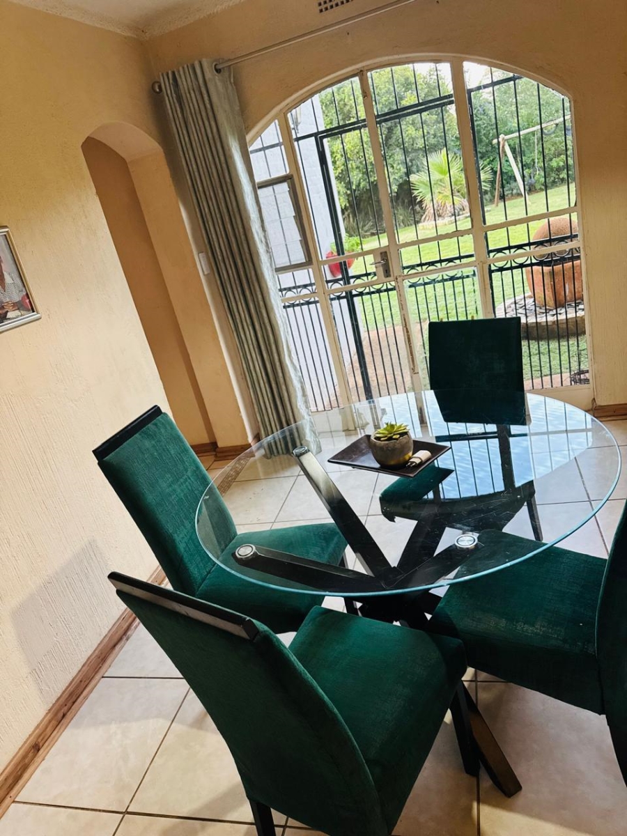 4 Bedroom Property for Sale in Robinpark Gauteng