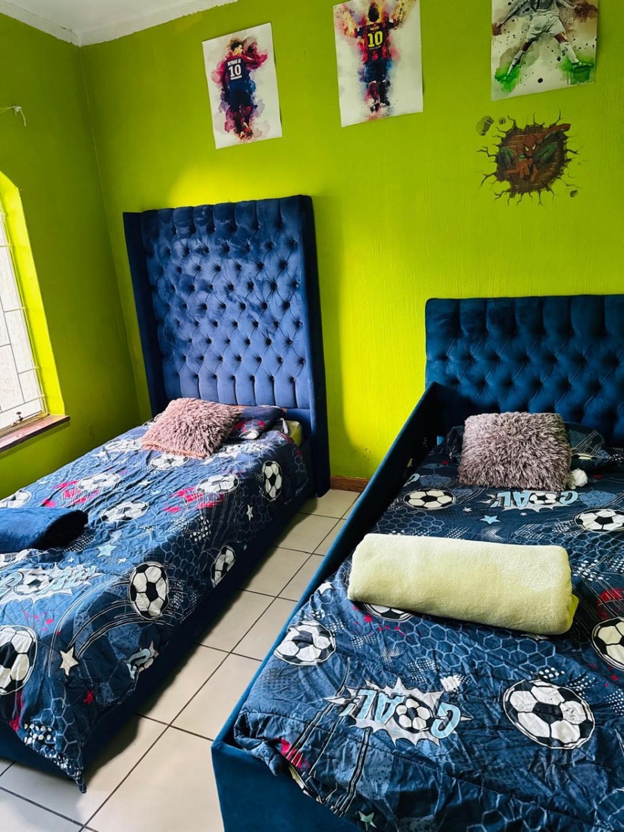 4 Bedroom Property for Sale in Robinpark Gauteng