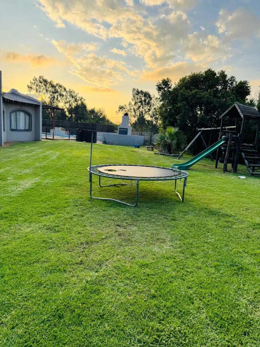 4 Bedroom Property for Sale in Robinpark Gauteng