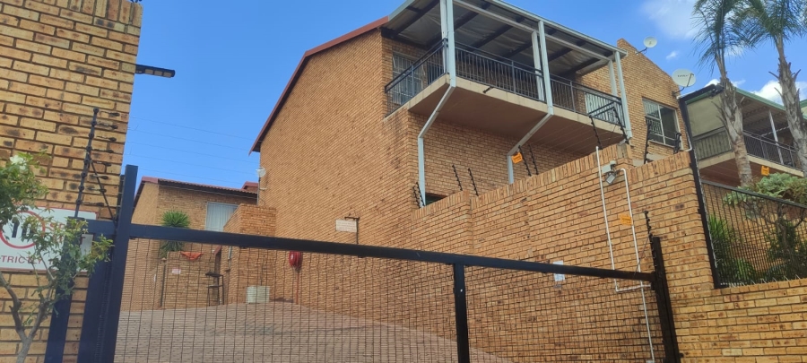 2 Bedroom Property for Sale in Rangeview Gauteng