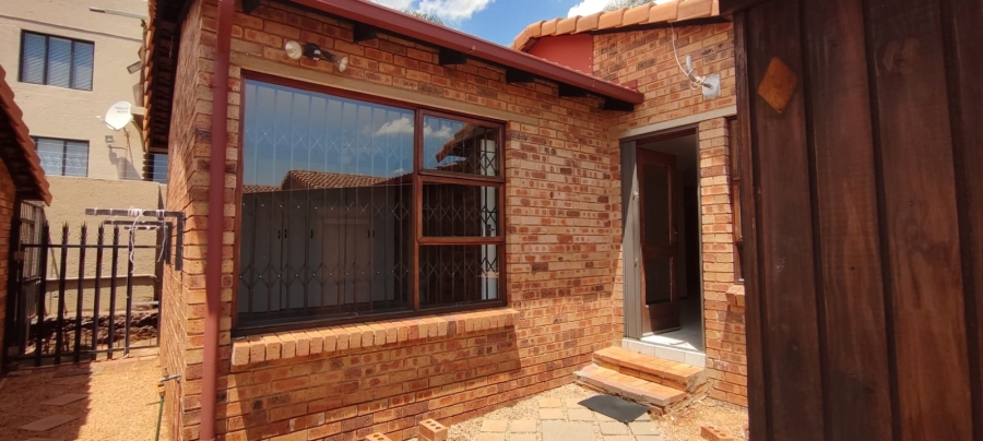 2 Bedroom Property for Sale in Rangeview Gauteng