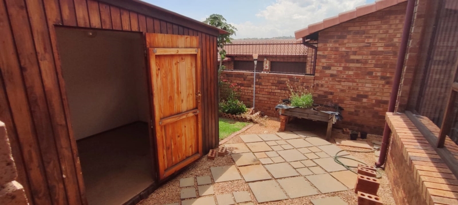 2 Bedroom Property for Sale in Rangeview Gauteng