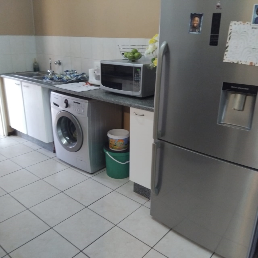 2 Bedroom Property for Sale in Willowbrook Gauteng