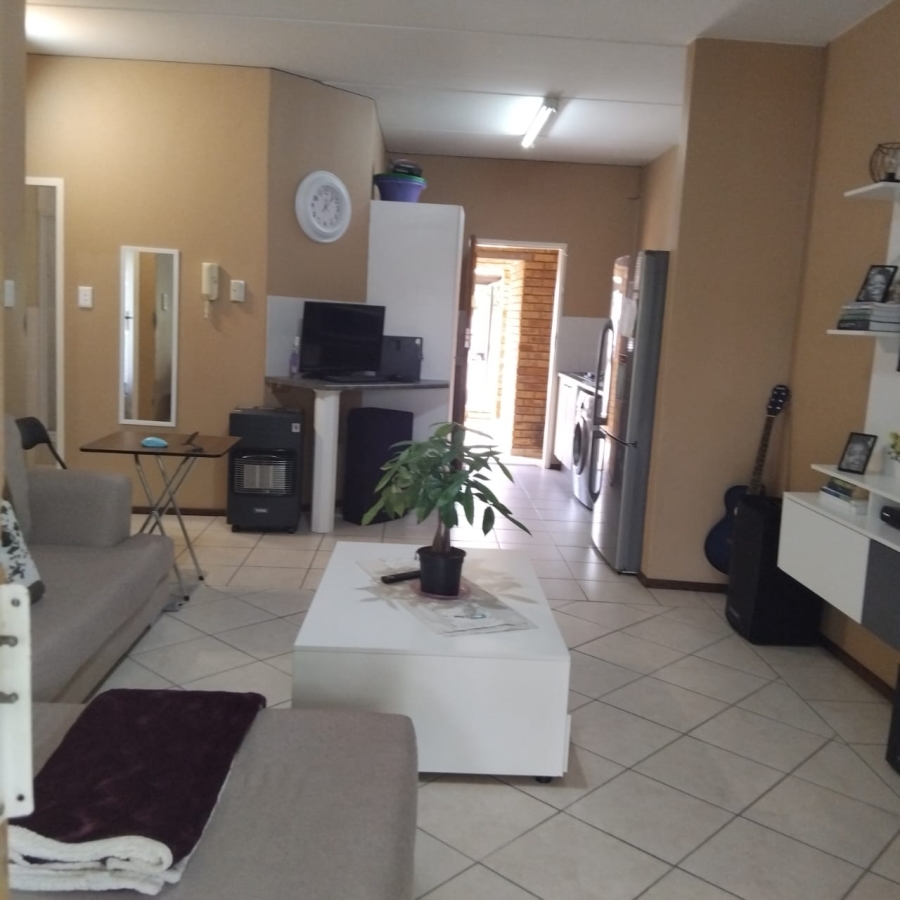 2 Bedroom Property for Sale in Willowbrook Gauteng