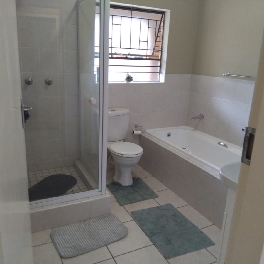 2 Bedroom Property for Sale in Willowbrook Gauteng