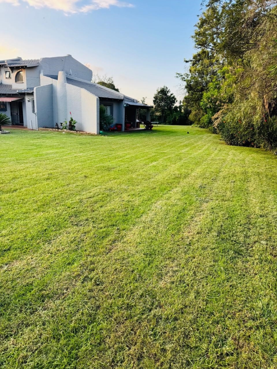 To Let 4 Bedroom Property for Rent in Robinpark Gauteng