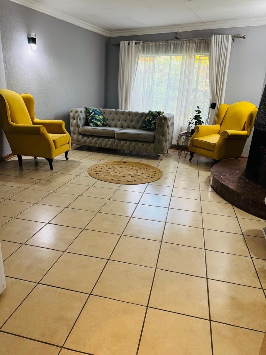 To Let 4 Bedroom Property for Rent in Robinpark Gauteng