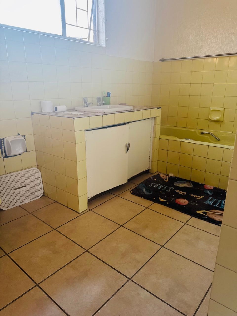 To Let 4 Bedroom Property for Rent in Robinpark Gauteng