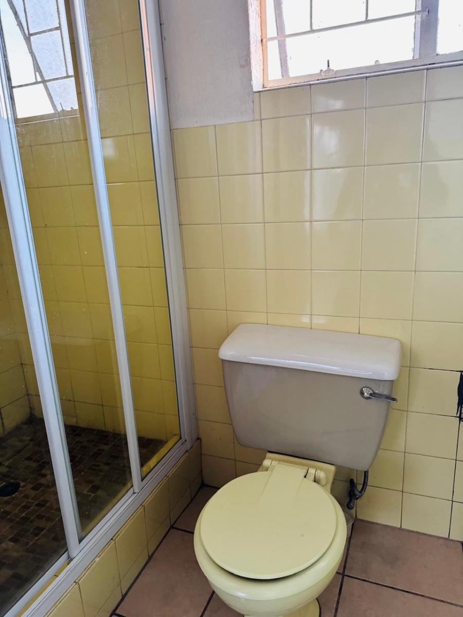 To Let 4 Bedroom Property for Rent in Robinpark Gauteng