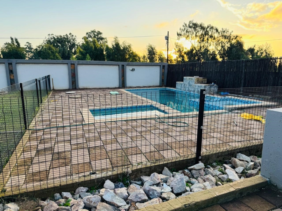 To Let 4 Bedroom Property for Rent in Robinpark Gauteng