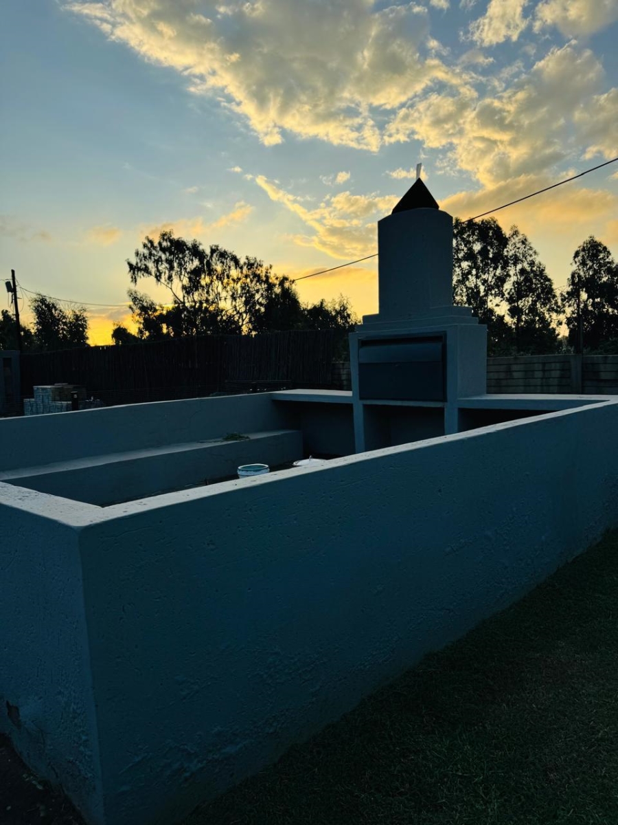 To Let 4 Bedroom Property for Rent in Robinpark Gauteng