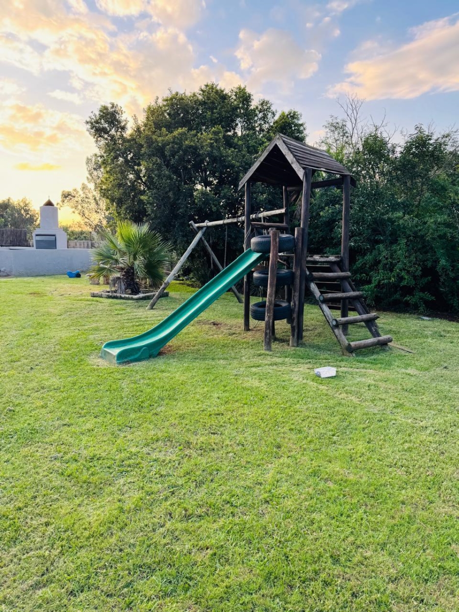 To Let 4 Bedroom Property for Rent in Robinpark Gauteng