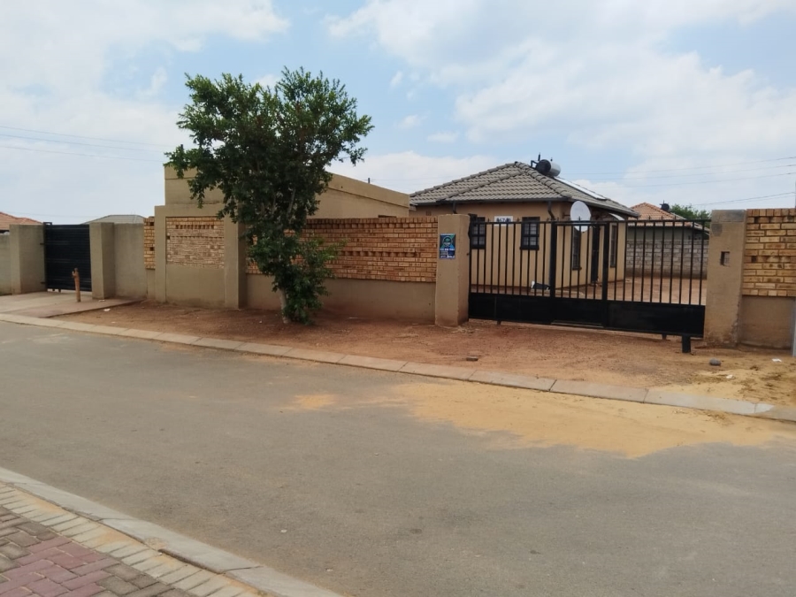 2 Bedroom Property for Sale in Protea Glen Gauteng