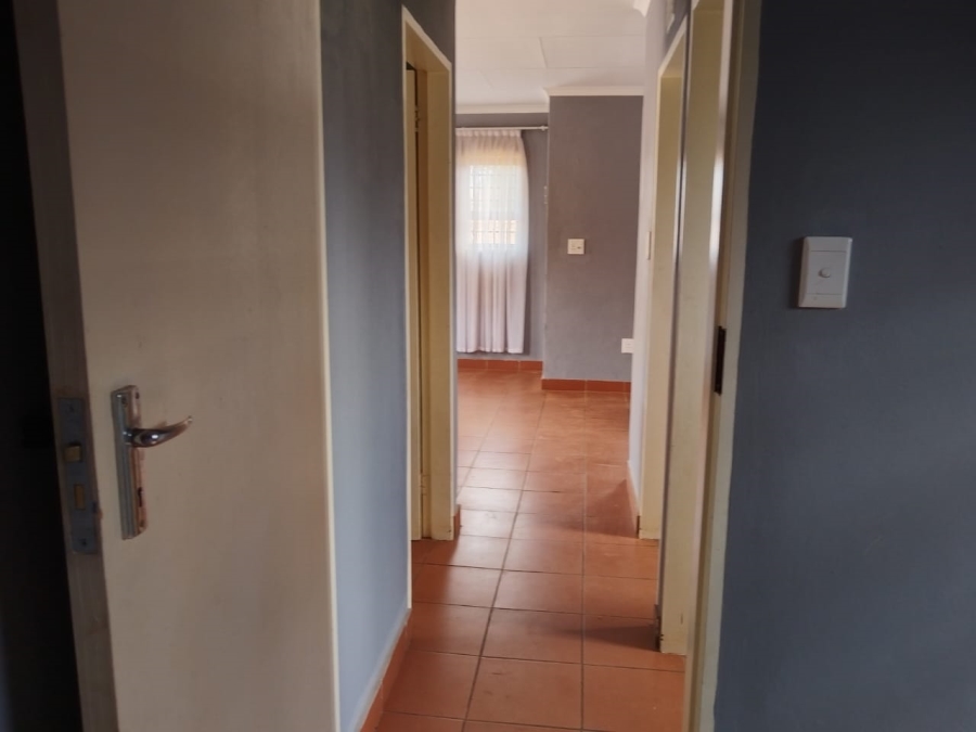 2 Bedroom Property for Sale in Protea Glen Gauteng