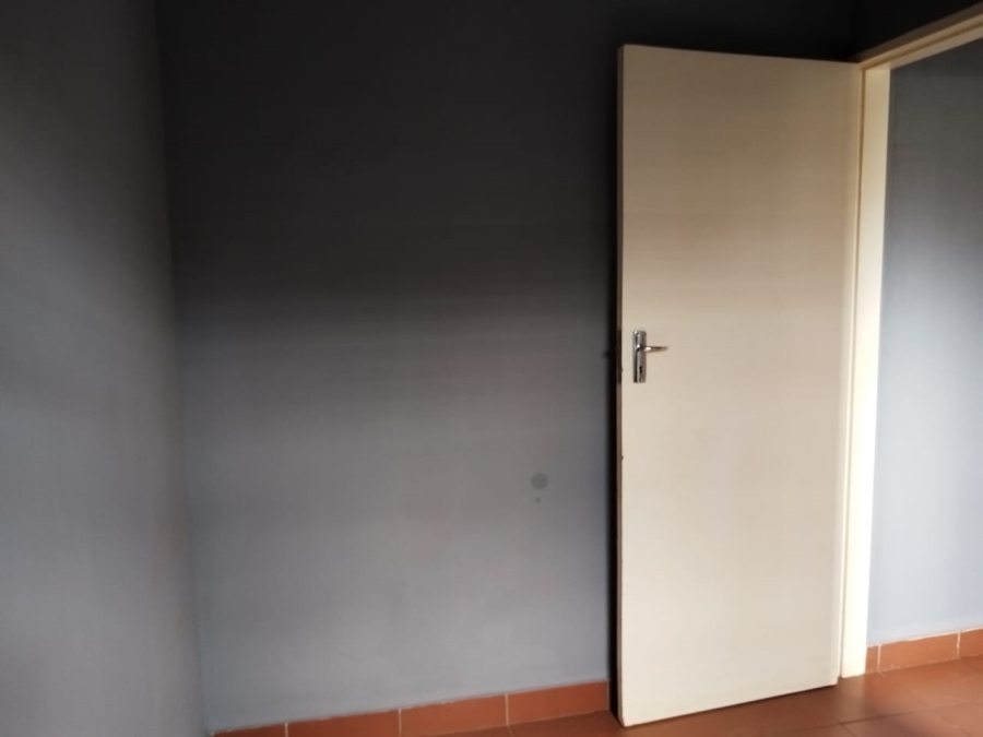 2 Bedroom Property for Sale in Protea Glen Gauteng