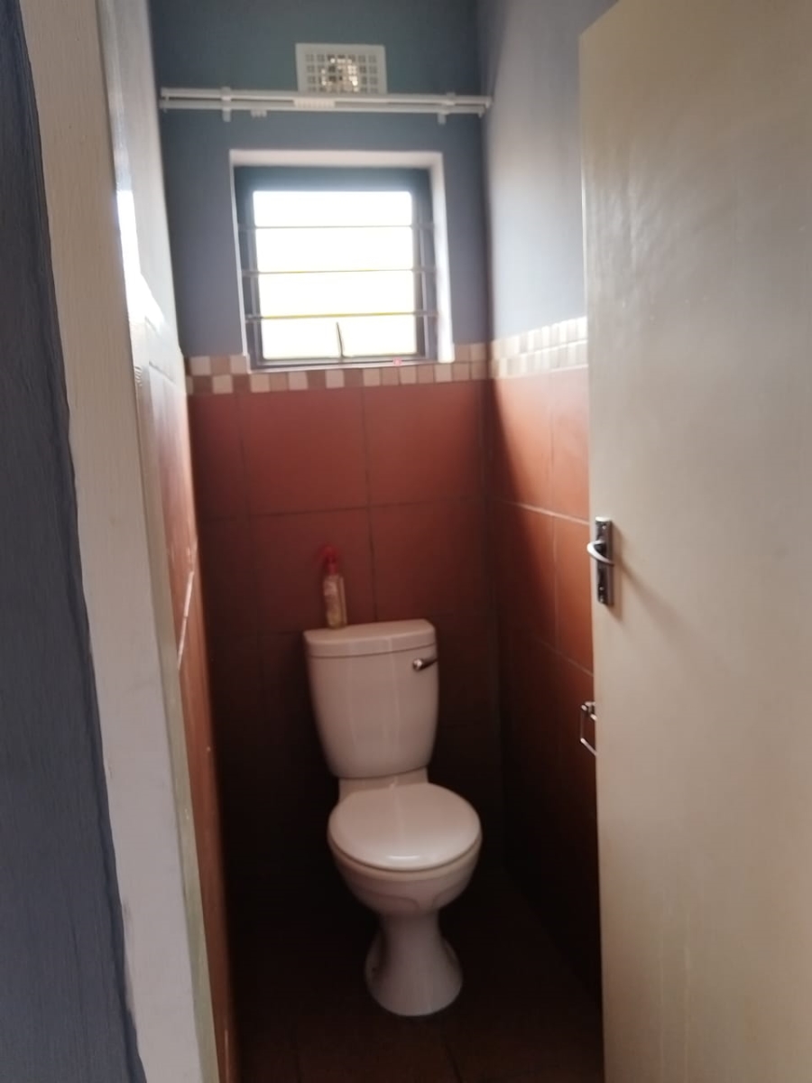 2 Bedroom Property for Sale in Protea Glen Gauteng