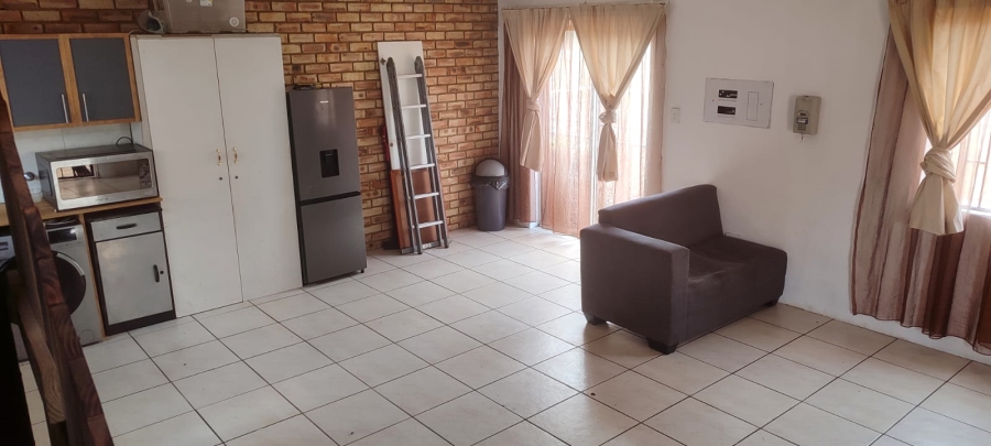 2 Bedroom Property for Sale in Eike Park Gauteng