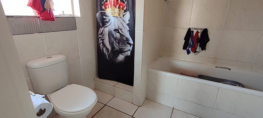 2 Bedroom Property for Sale in Eike Park Gauteng