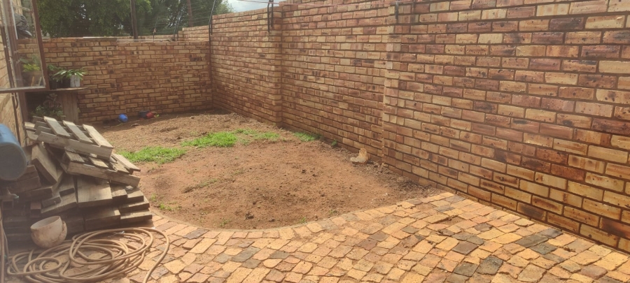 2 Bedroom Property for Sale in Eike Park Gauteng