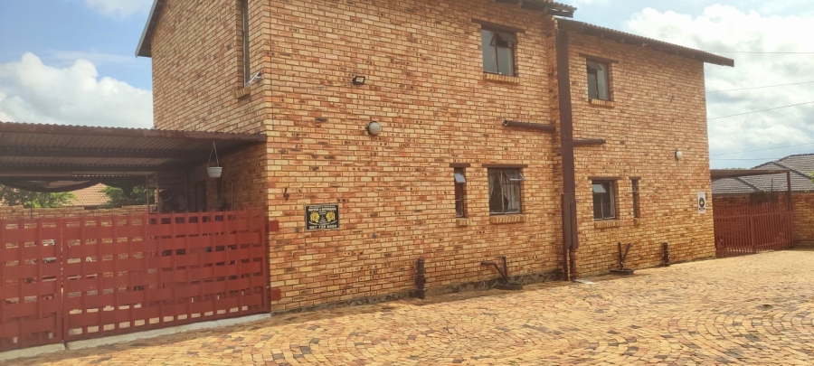 2 Bedroom Property for Sale in Eike Park Gauteng