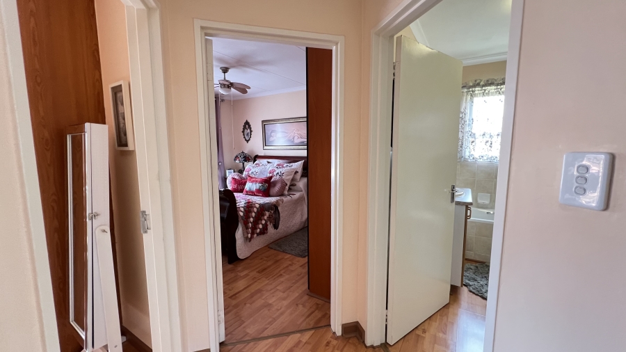 2 Bedroom Property for Sale in Randpoort Gauteng