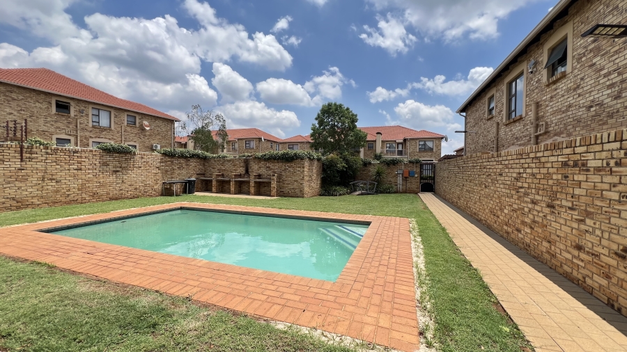 2 Bedroom Property for Sale in Randpoort Gauteng