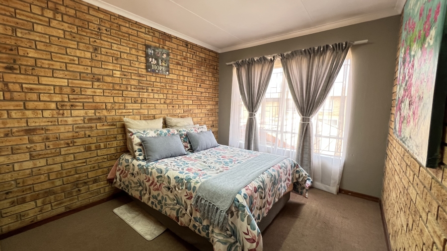 2 Bedroom Property for Sale in Rangeview Gauteng
