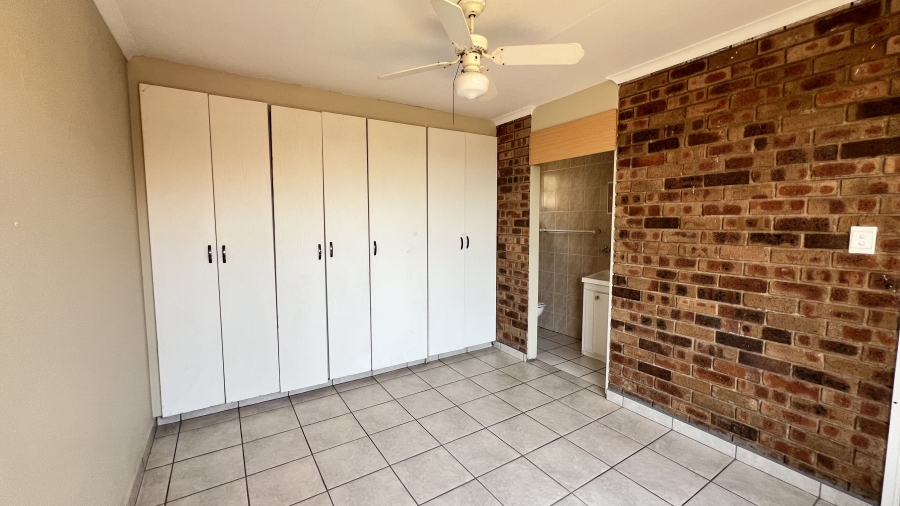 2 Bedroom Property for Sale in Rangeview Gauteng