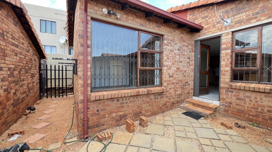 2 Bedroom Property for Sale in Rangeview Gauteng