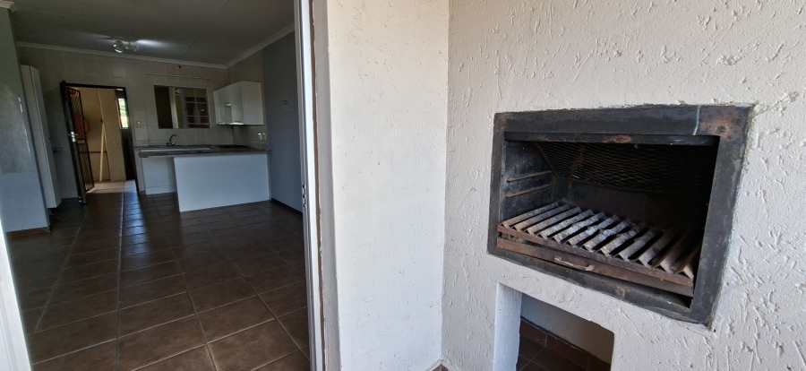 2 Bedroom Property for Sale in Sugar Bush Estate Gauteng