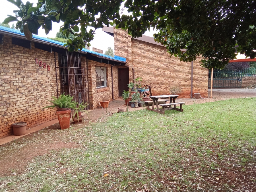 4 Bedroom Property for Sale in Wilro Park Gauteng