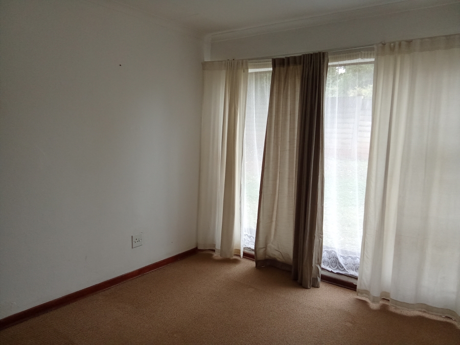 4 Bedroom Property for Sale in Wilro Park Gauteng