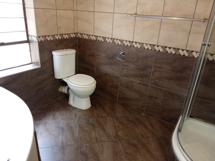 4 Bedroom Property for Sale in Wilro Park Gauteng