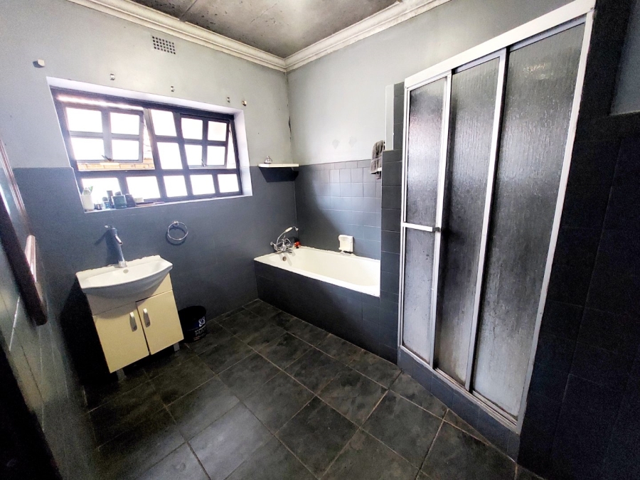 3 Bedroom Property for Sale in Greenhills Gauteng