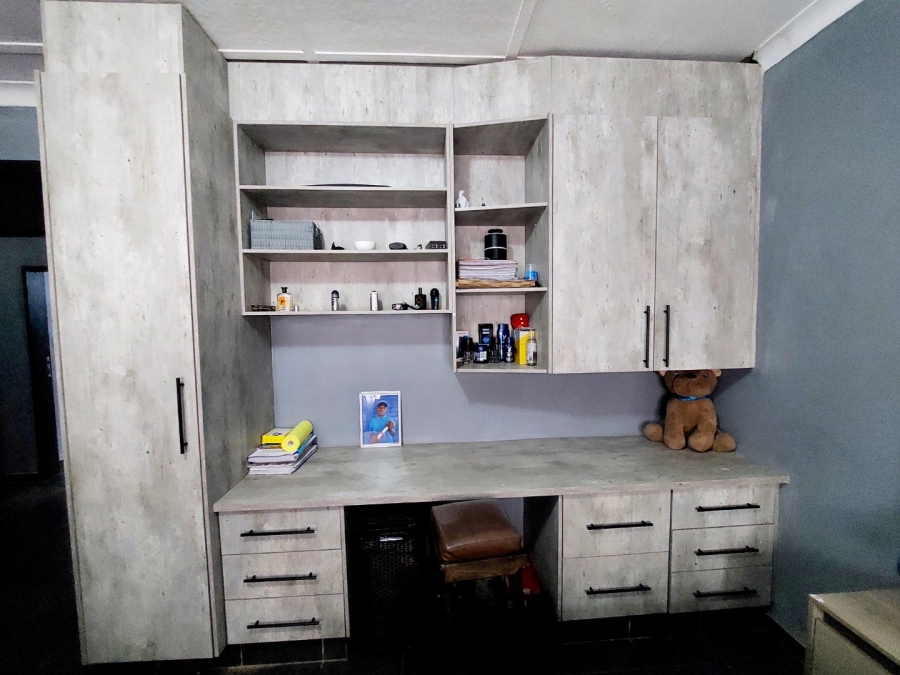 3 Bedroom Property for Sale in Greenhills Gauteng