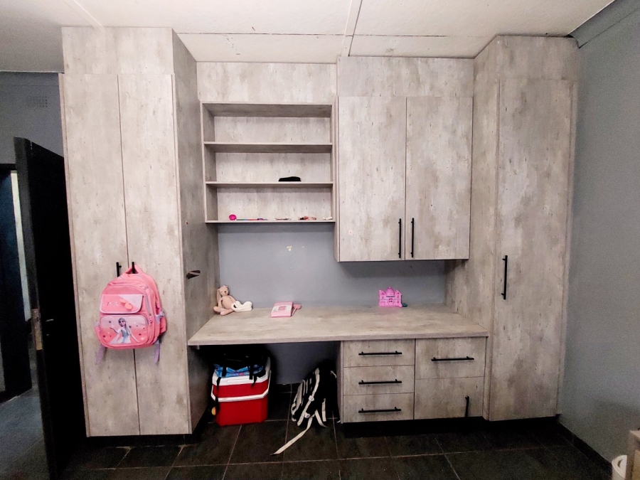 3 Bedroom Property for Sale in Greenhills Gauteng