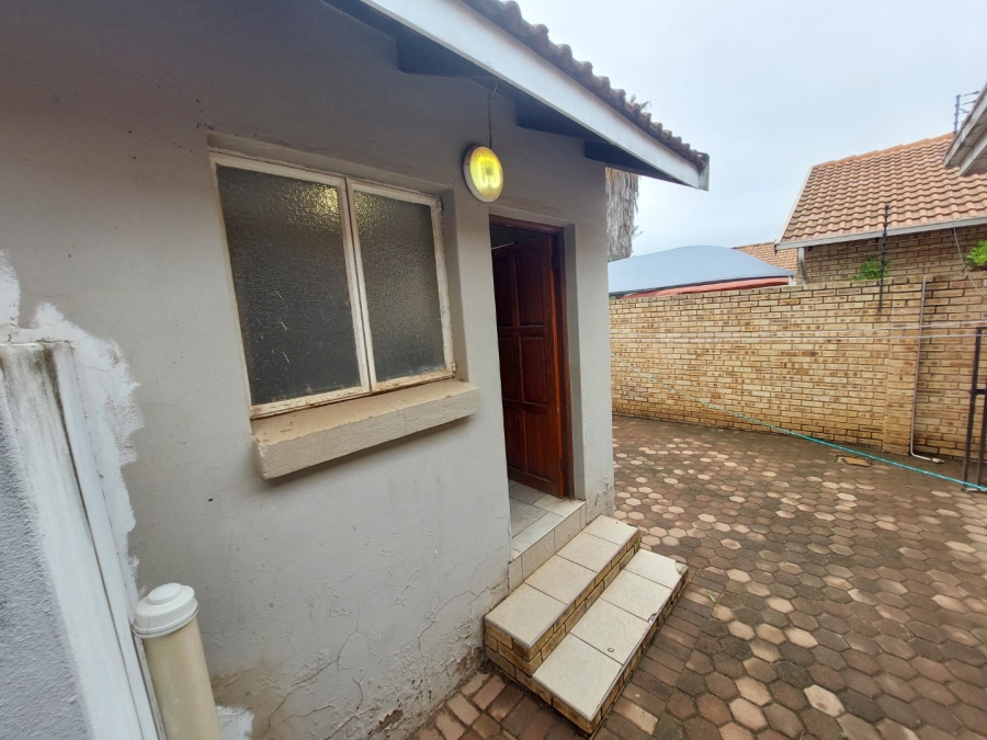 3 Bedroom Property for Sale in Greenhills Gauteng